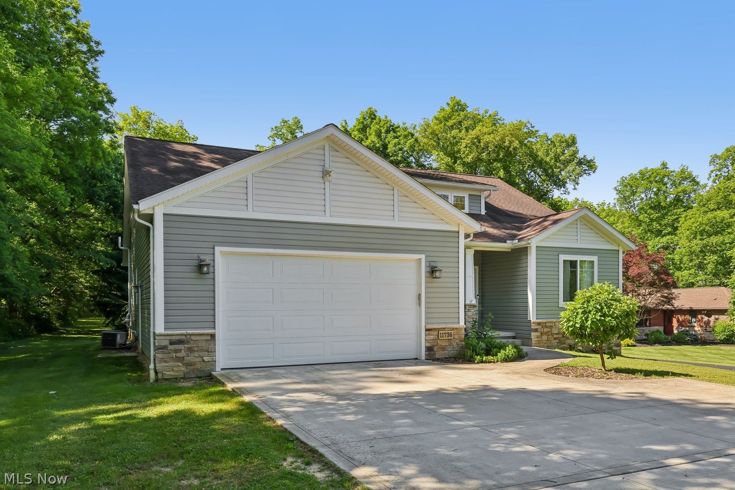 11736 Valley View Road Northfield, OH 44067 - Photo 4 of 42