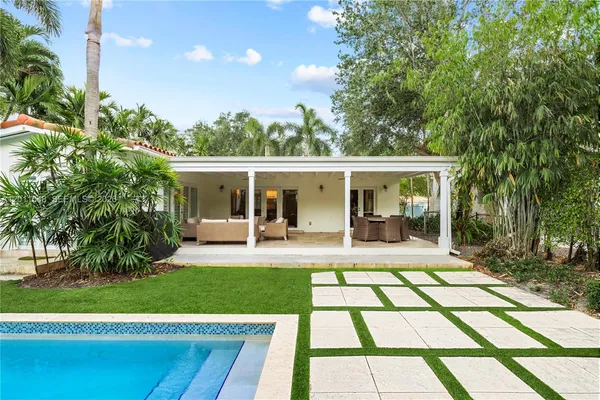 $8,500 | 1111 Placetas Avenue, Coral Gables, FL 33146
