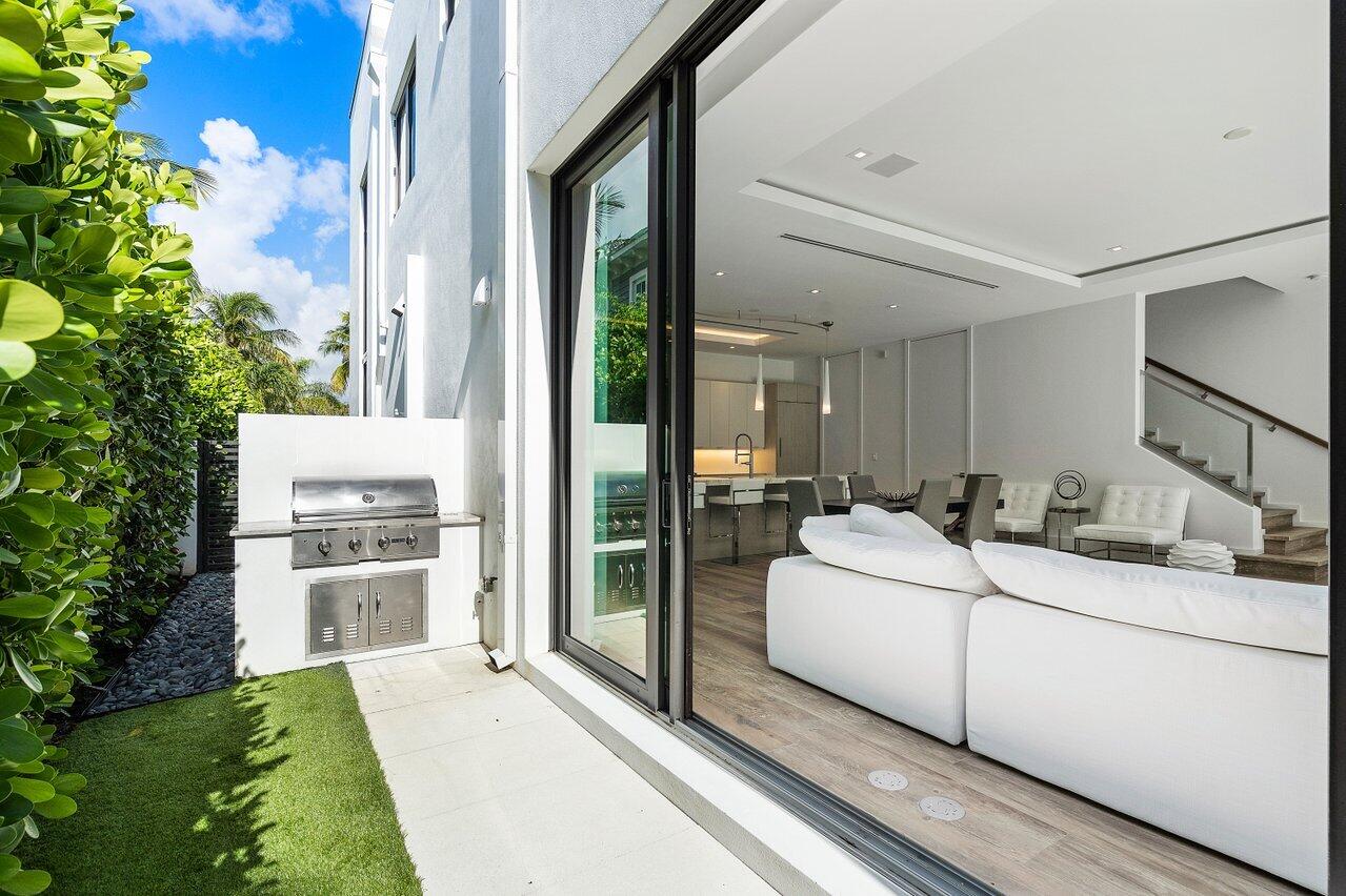 530 Northeast Wavecrest Way, Unit SOUTH Boca Raton, FL 33432 - Photo 16 of 36 017-530NortheastWavecrestWay-BocaRaton-F