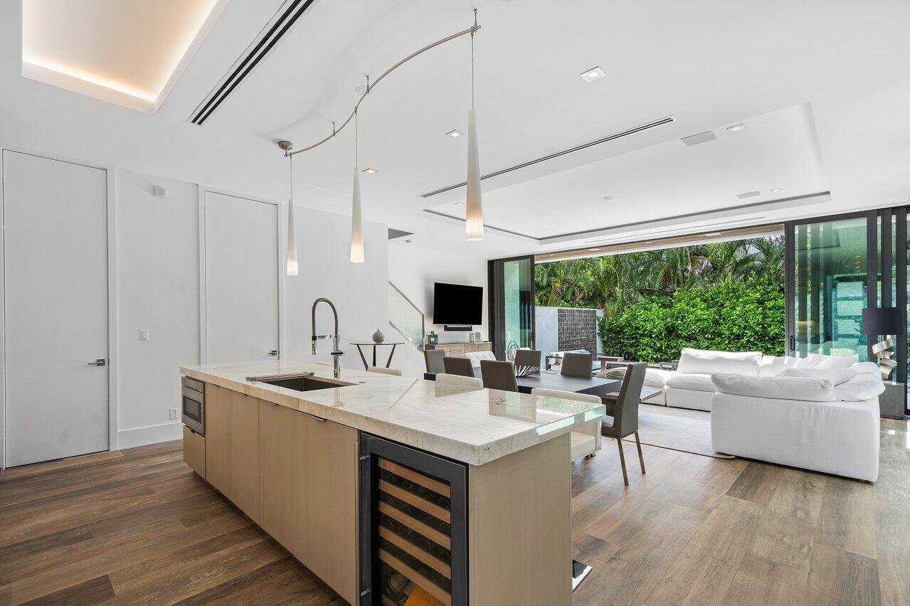 530 Northeast Wavecrest Way, Unit SOUTH Boca Raton, FL 33432 - Photo 9 of 36 005-530NortheastWavecrestWay-BocaRaton-F