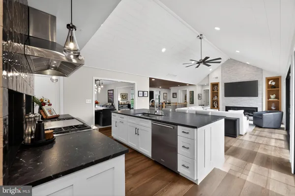 $1,595,000 | 694 Countess Drive, Yardley, PA 19067