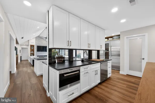 $1,595,000 | 694 Countess Drive, Yardley, PA 19067