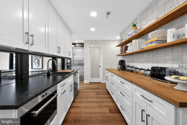 $1,595,000 | 694 Countess Drive, Yardley, PA 19067