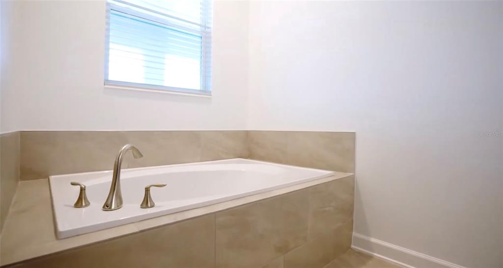 2940 Simile Street Kissimmee, FL 34746 - Photo 49 of 51 a close view of sink