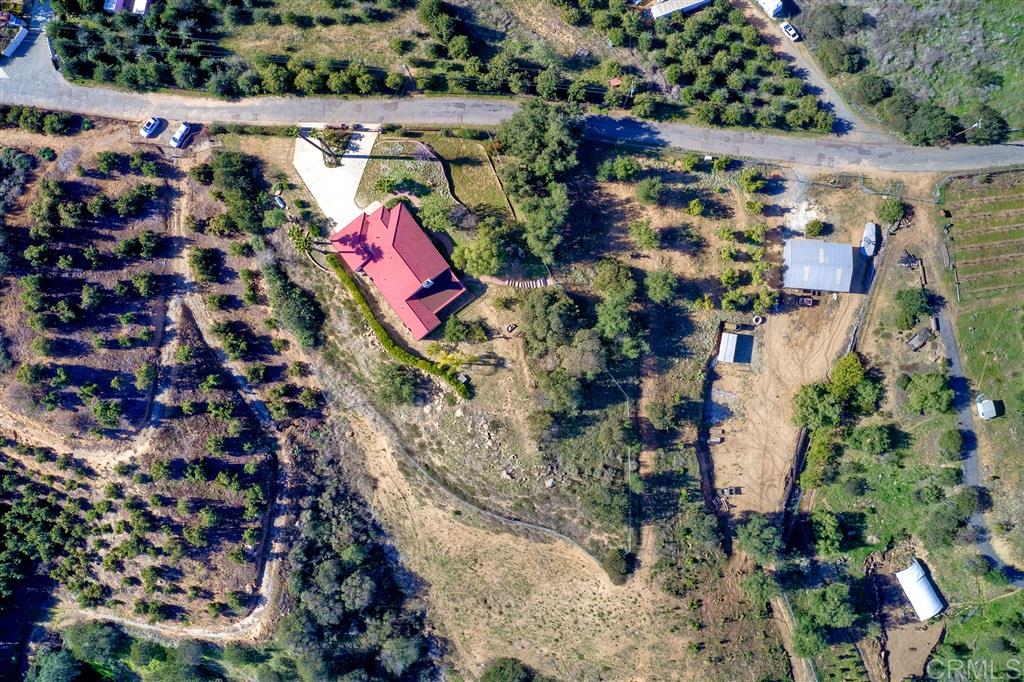 945 Canyon Heights Road Fallbrook, CA 92028 - Photo 2 of 25