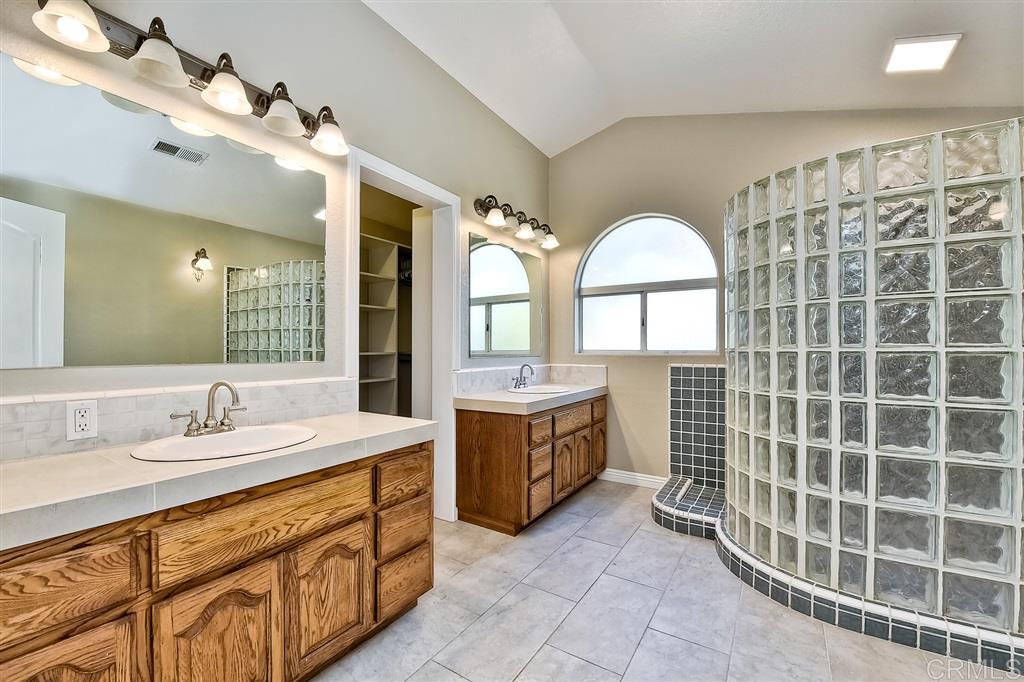 945 Canyon Heights Road Fallbrook, CA 92028 - Photo 18 of 25