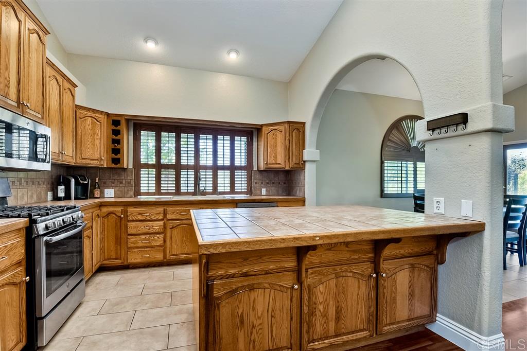 945 Canyon Heights Road Fallbrook, CA 92028 - Photo 8 of 25