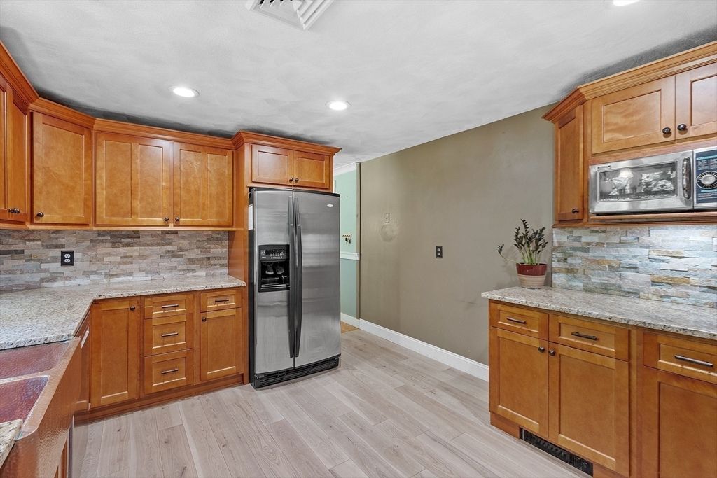 20 Meredith Road Tewksbury, MA 01876 - Photo 14 of 37 Gallery Image 14