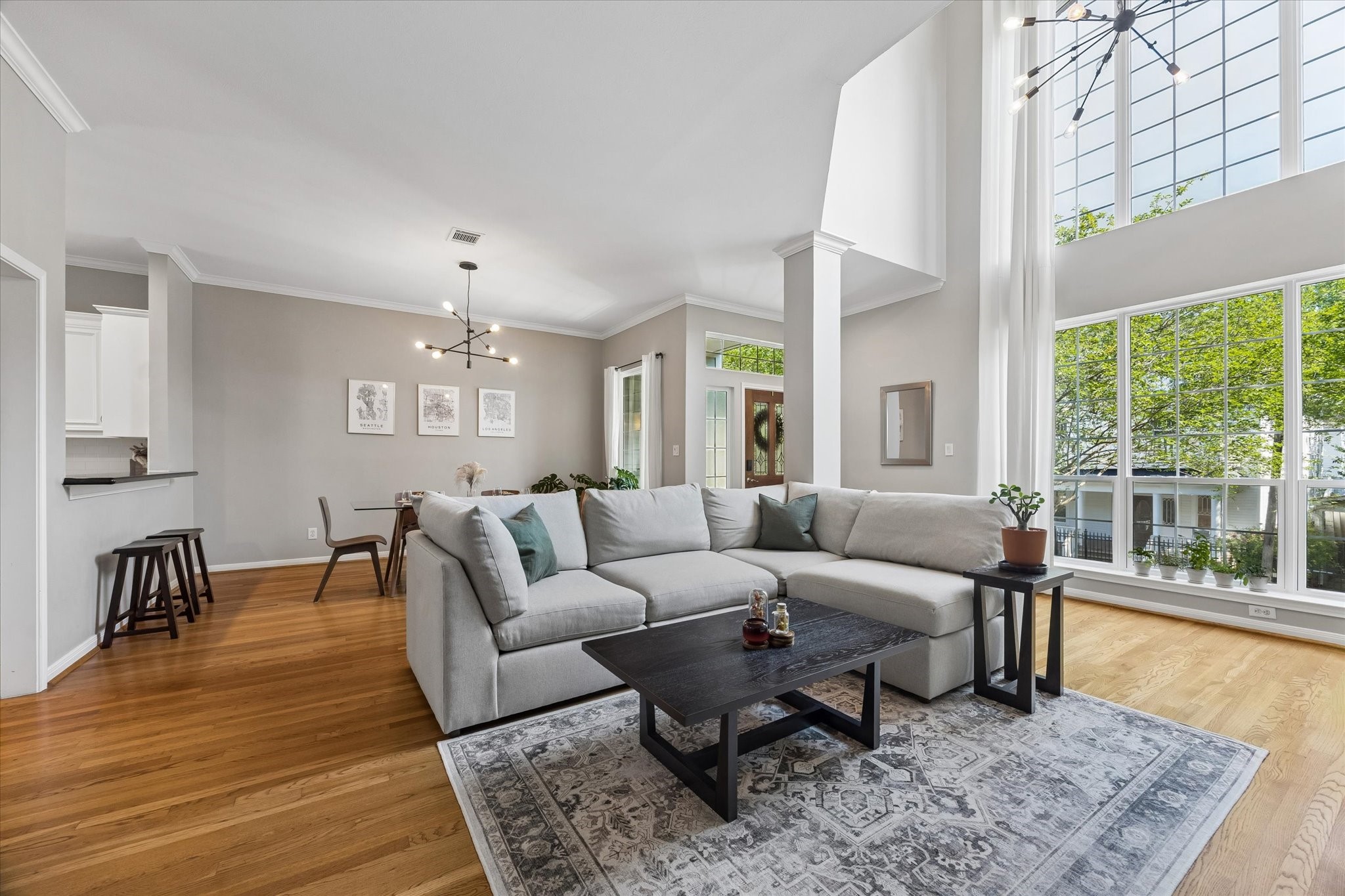 306 Fargo Street Houston, TX 77006 - Photo 1 of 35