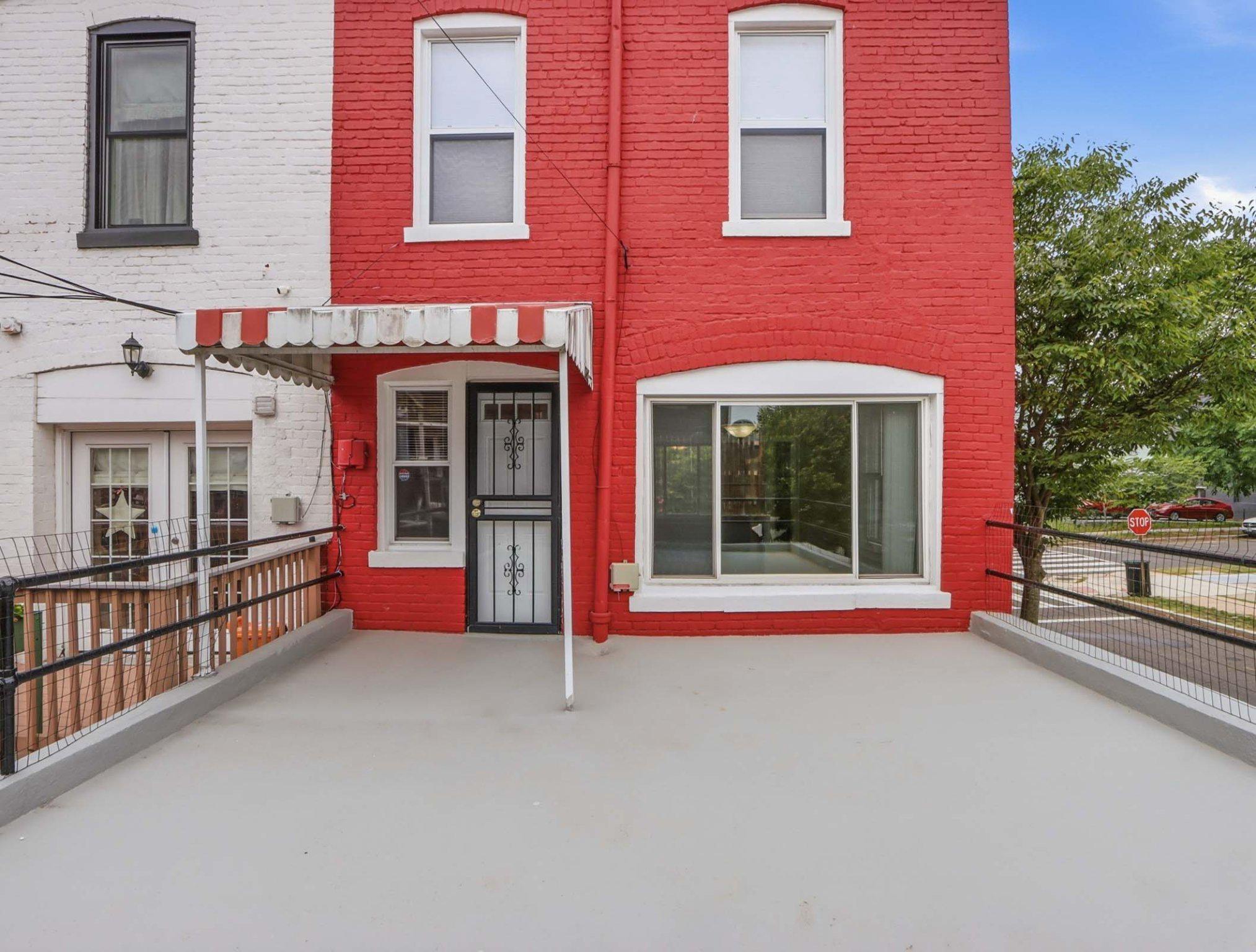 140 U Street Northeast Washington, DC 20002 - Photo 28 of 34 Inviting porch and outdoor oasis.