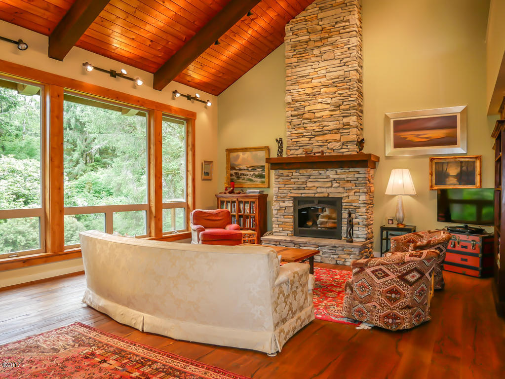 847 Hamer Road Siletz, OR 97380 - Photo 4 of 79 Stacked stone fireplace