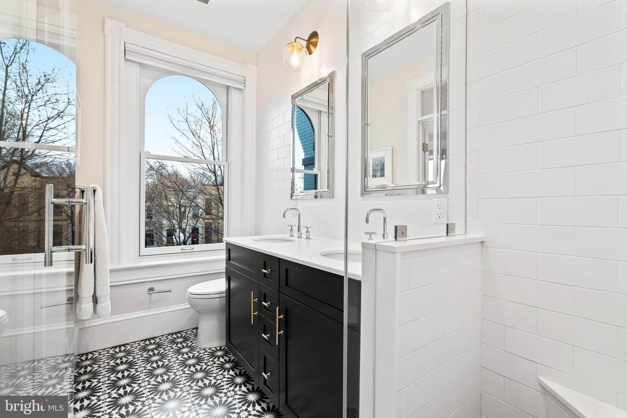 328 12th Street Southeast Washington, DC 20003 - Photo 16 of 32