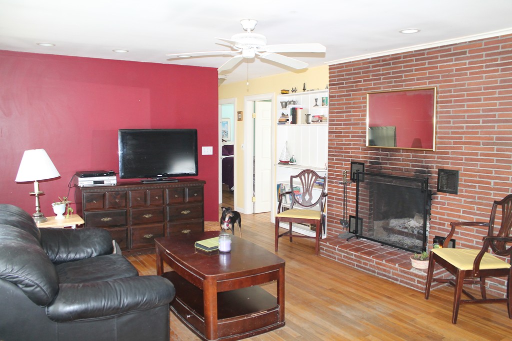 76 Ray Street Webster, MA 01570 - Photo 2 of 26 Gallery Image 2