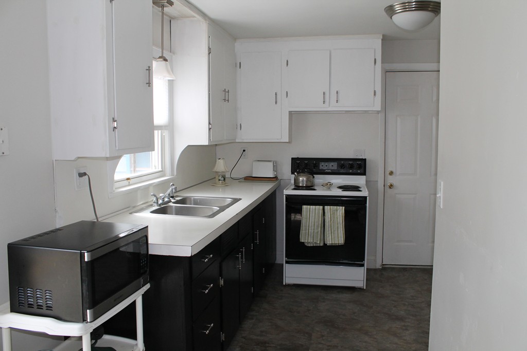 76 Ray Street Webster, MA 01570 - Photo 9 of 26 Gallery Image 9