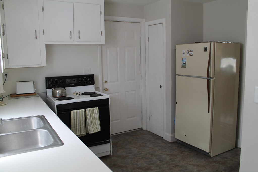 76 Ray Street Webster, MA 01570 - Photo 10 of 26 Gallery Image 10