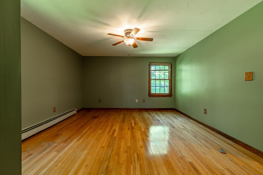 322 Spring Street Shrewsbury, MA 01545 - Photo 12 of 26