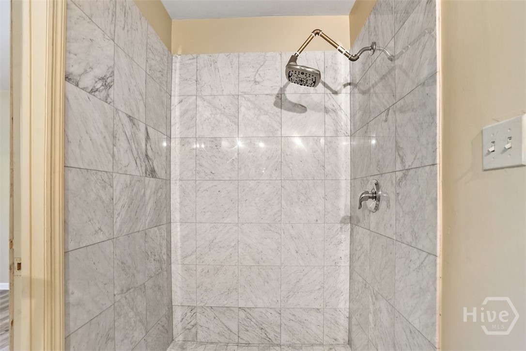 113 Country Lane Pooler, GA 31322 - Photo 32 of 51 Jack & Jill bathroom shower