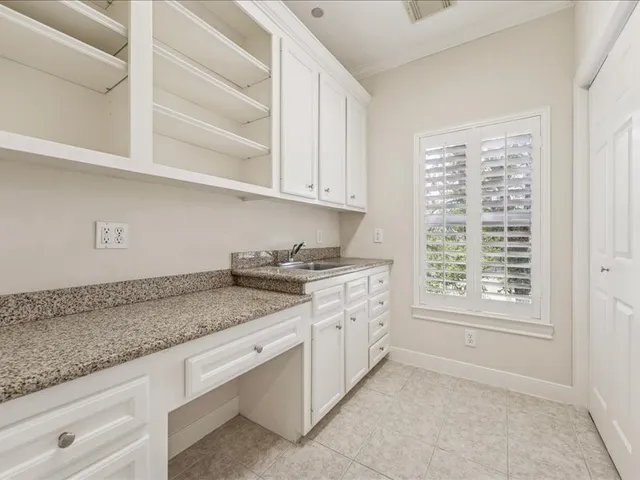 $949,000 | 6324 Elm Court, Bellaire, TX 77401