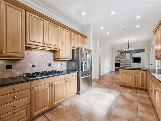 $949,000 | 6324 Elm Court, Bellaire, TX 77401