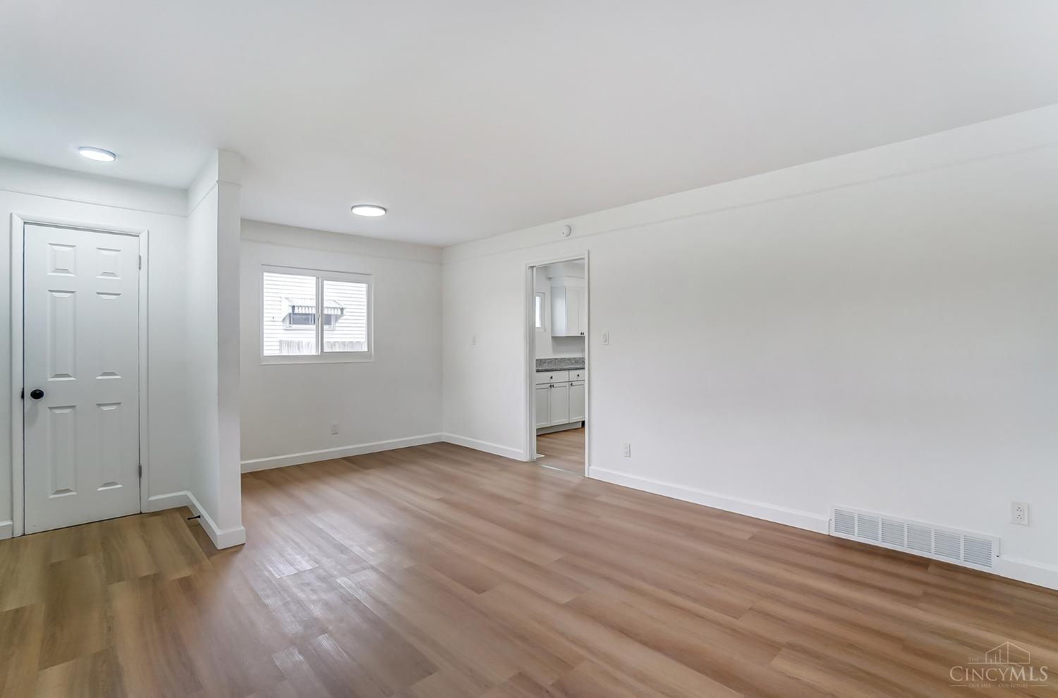 237 Spinning Road Riverside, OH 45431 - Photo 6 of 35 Gallery Image 6