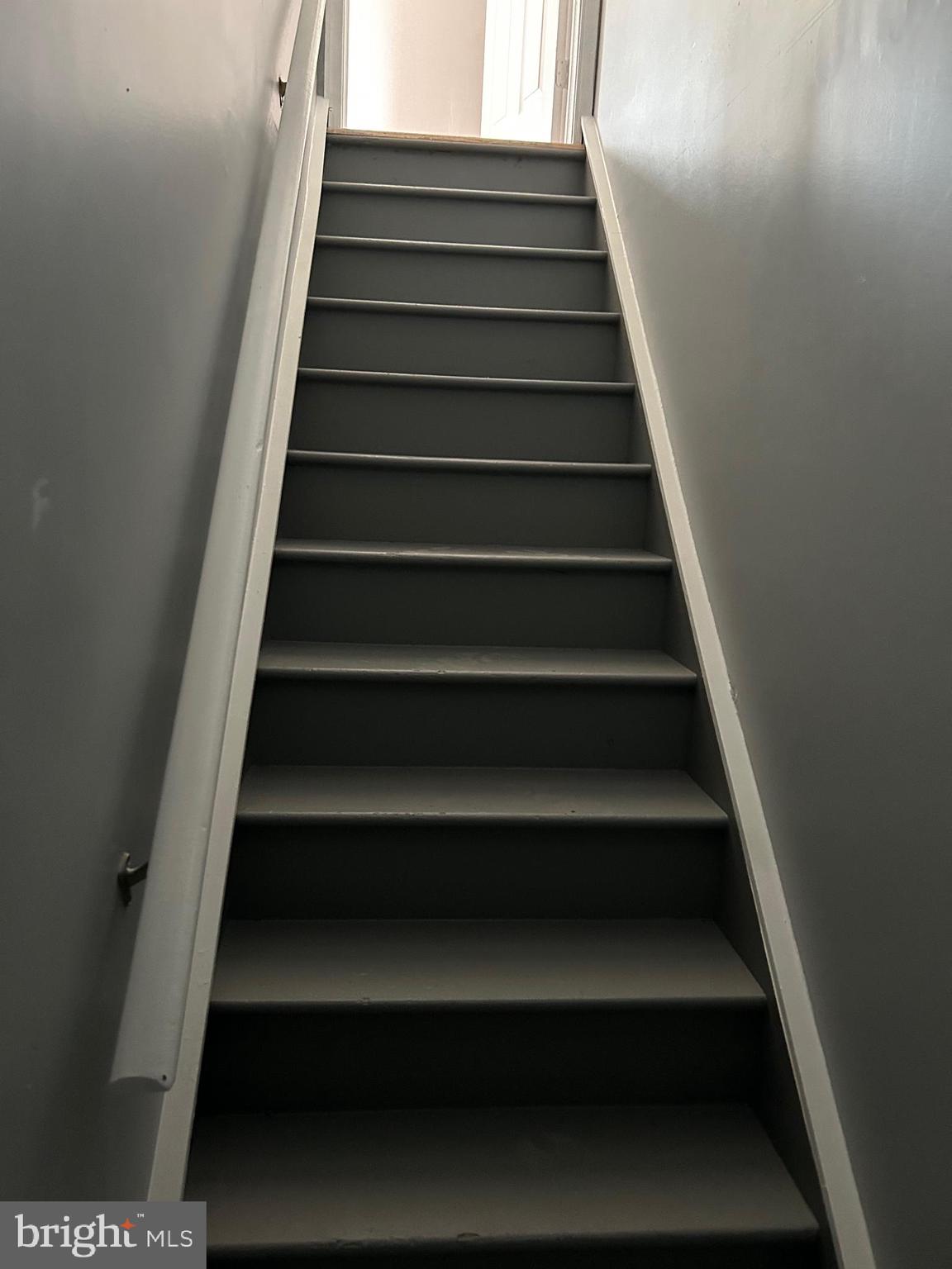 332 Cold Spring Place Dover, DE 19904 - Photo 8 of 10 a view of entryway