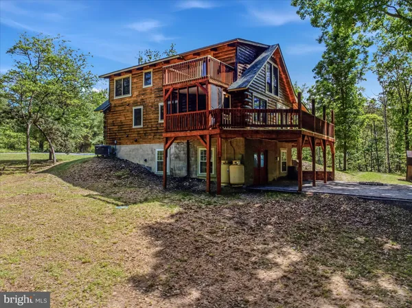 $425,000 | 711 Cannon Drive, Berkeley Springs, WV 25411