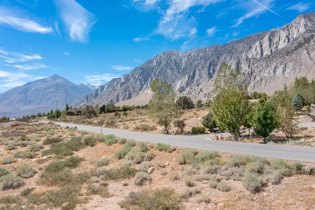 $179,000 | 569 Rimrock Drive, Unit 24, Swall Meadows, CA 93514