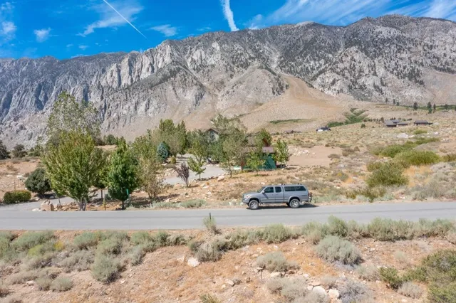 $179,000 | 569 Rimrock Drive, Unit 24, Swall Meadows, CA 93514