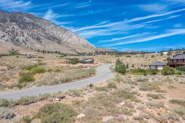 $179,000 | 569 Rimrock Drive, Unit 24, Swall Meadows, CA 93514