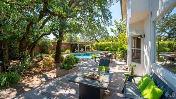 $1,395,000 | 336 Jessie Court, Windsor, CA 95492