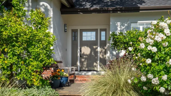 $1,395,000 | 336 Jessie Court, Windsor, CA 95492