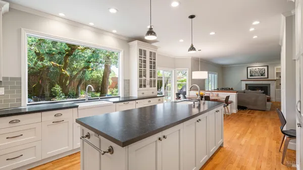 $1,395,000 | 336 Jessie Court, Windsor, CA 95492
