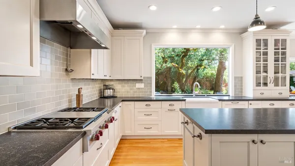 $1,395,000 | 336 Jessie Court, Windsor, CA 95492