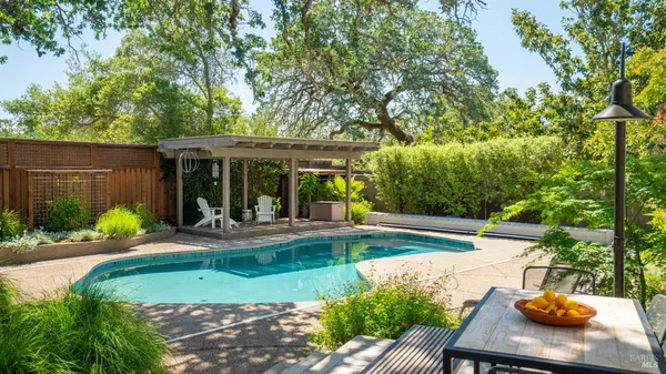 $1,395,000 | 336 Jessie Court, Windsor, CA 95492