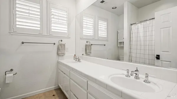 $1,395,000 | 336 Jessie Court, Windsor, CA 95492