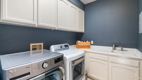 $1,395,000 | 336 Jessie Court, Windsor, CA 95492