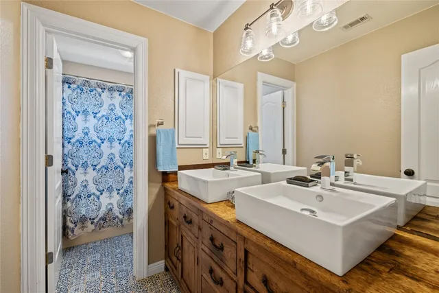 $550,000 | 100 South Ridge Circle, Georgetown, TX 78628