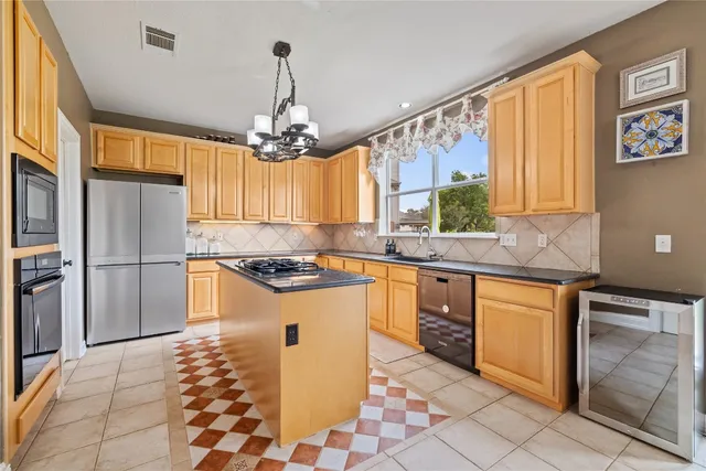 $550,000 | 100 South Ridge Circle, Georgetown, TX 78628