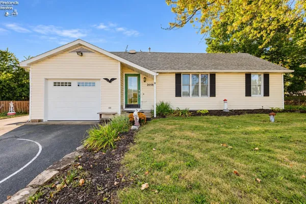 $319,900 | 2058 Skyline Drive, Marblehead, OH 43440