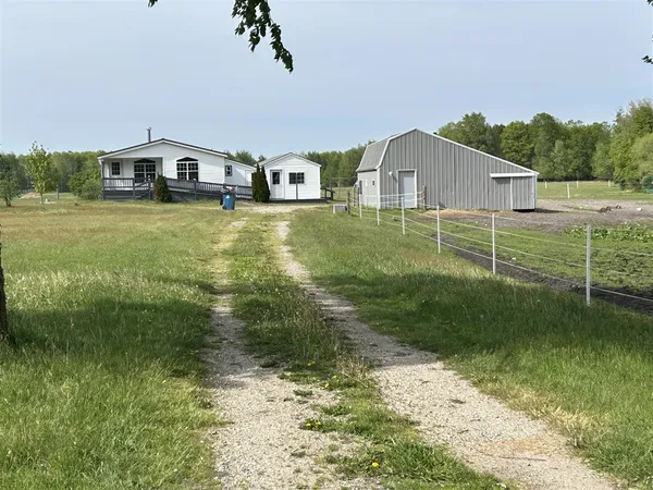 $200,000 | 4249 West 80th Street, Newaygo, MI 49337