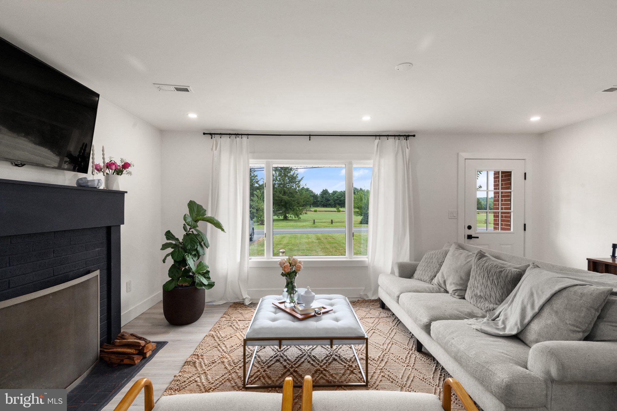 809 Gilbert Road Aberdeen, MD 21001 - Photo 4 of 37 Living room with a beautiful view of the