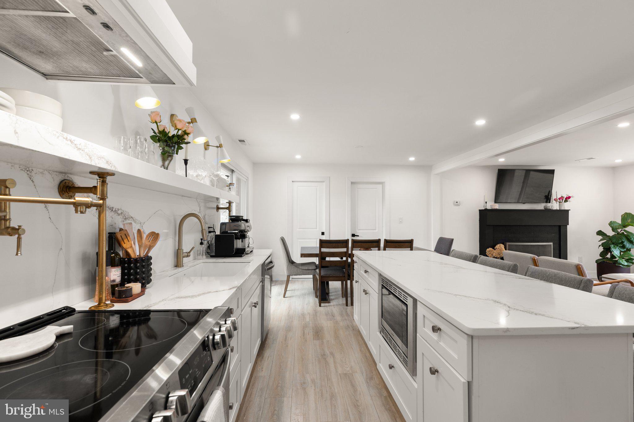 809 Gilbert Road Aberdeen, MD 21001 - Photo 7 of 37 beautiful, bright kitchen