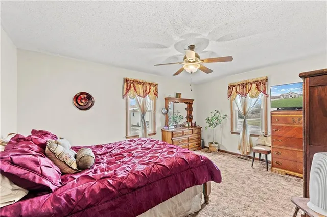 $555,500 | 314 Northeast 550th Road, Warrensburg, MO 64093