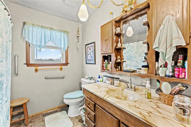 $555,500 | 314 Northeast 550th Road, Warrensburg, MO 64093