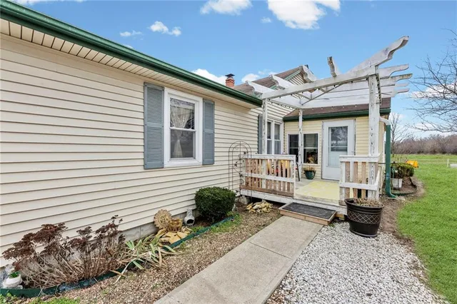 $555,500 | 314 Northeast 550th Road, Warrensburg, MO 64093