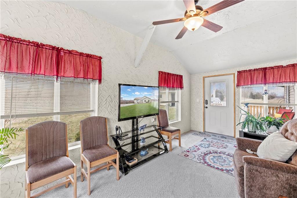 314 Northeast 550th Road Warrensburg, MO 64093 - Photo 3 of 60