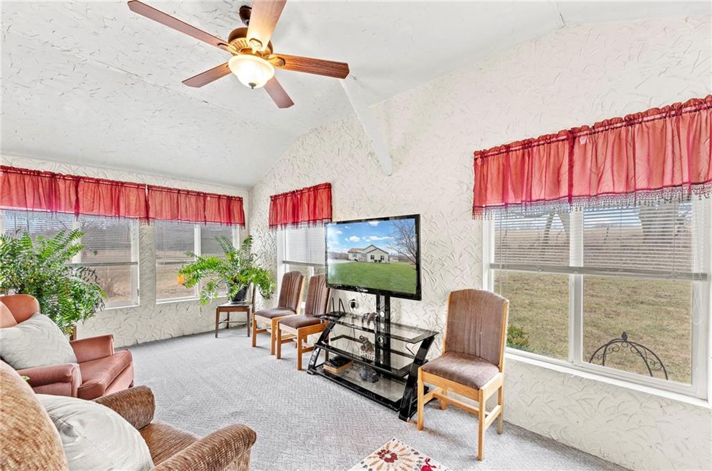 314 Northeast 550th Road Warrensburg, MO 64093 - Photo 4 of 60