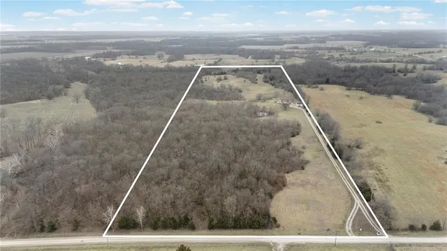 $555,500 | 314 Northeast 550th Road, Warrensburg, MO 64093