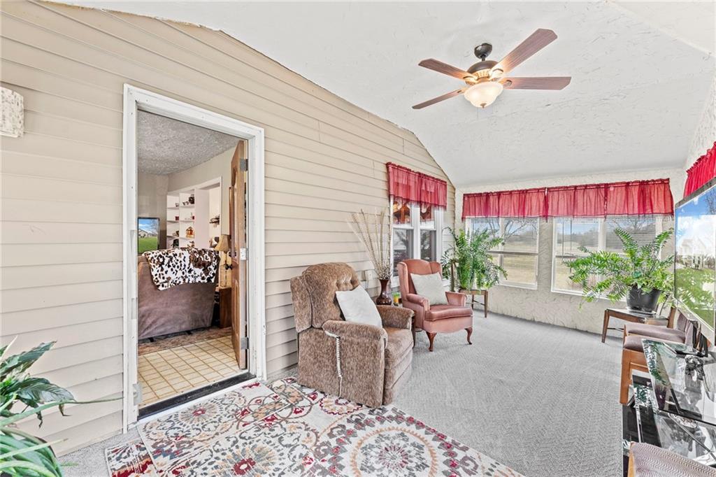 314 Northeast 550th Road Warrensburg, MO 64093 - Photo 5 of 60