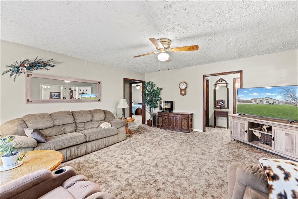 314 Northeast 550th Road Warrensburg, MO 64093 - Photo 7 of 60